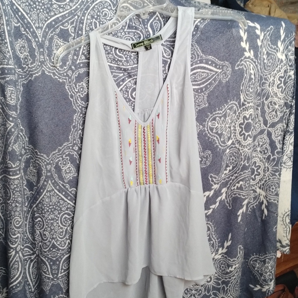 💗5/$15 Women's size medium top